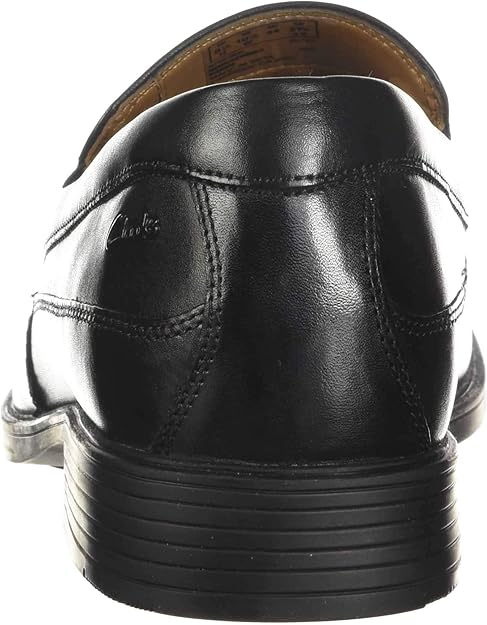 clarks tilden slip on