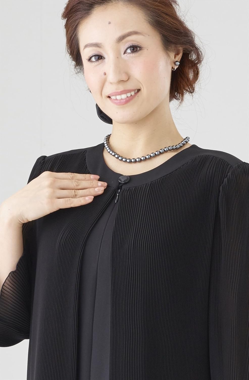 Amazon クインスタイル Queen Style 喪服 レディース 礼服 大きいサイズ 夏 夏用 春 前開き 授乳 ブラックフォーマル プリーツ ワンピース Fb1n038a 19号 ブラック 濃染加工 イブニングドレス 通販