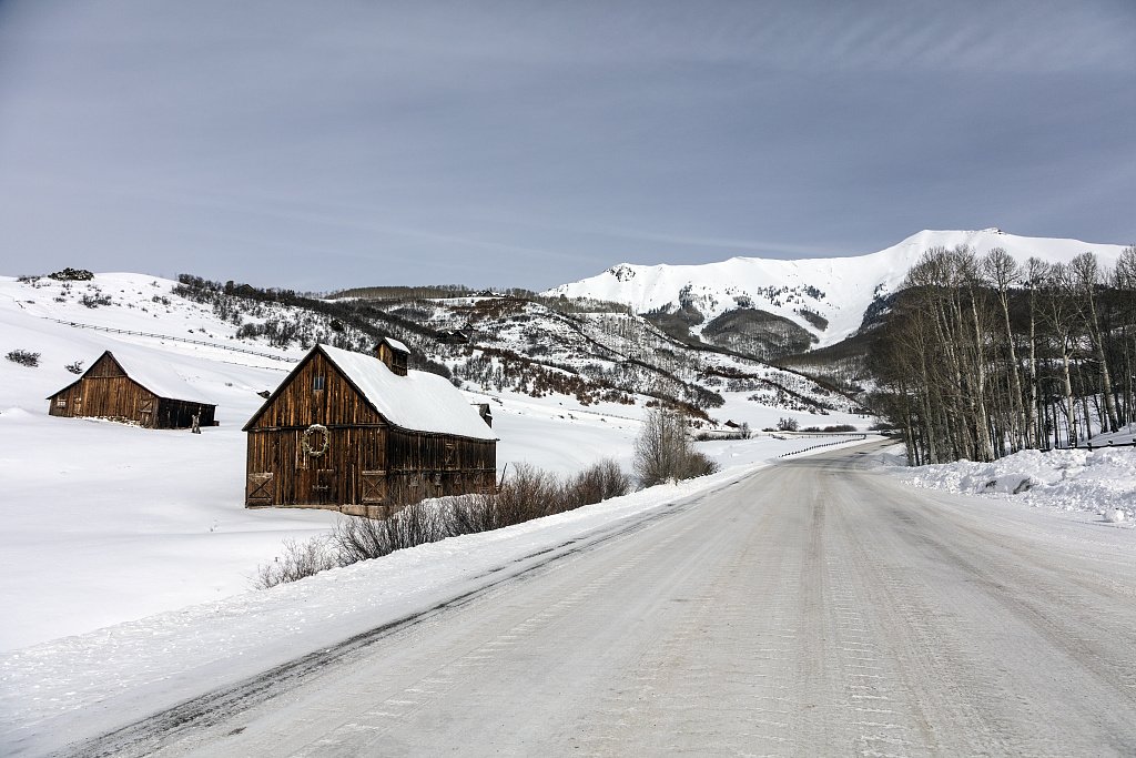 Amazon Com 18 X 24 Art Canvas Print Of Rustic Cabins In Snow