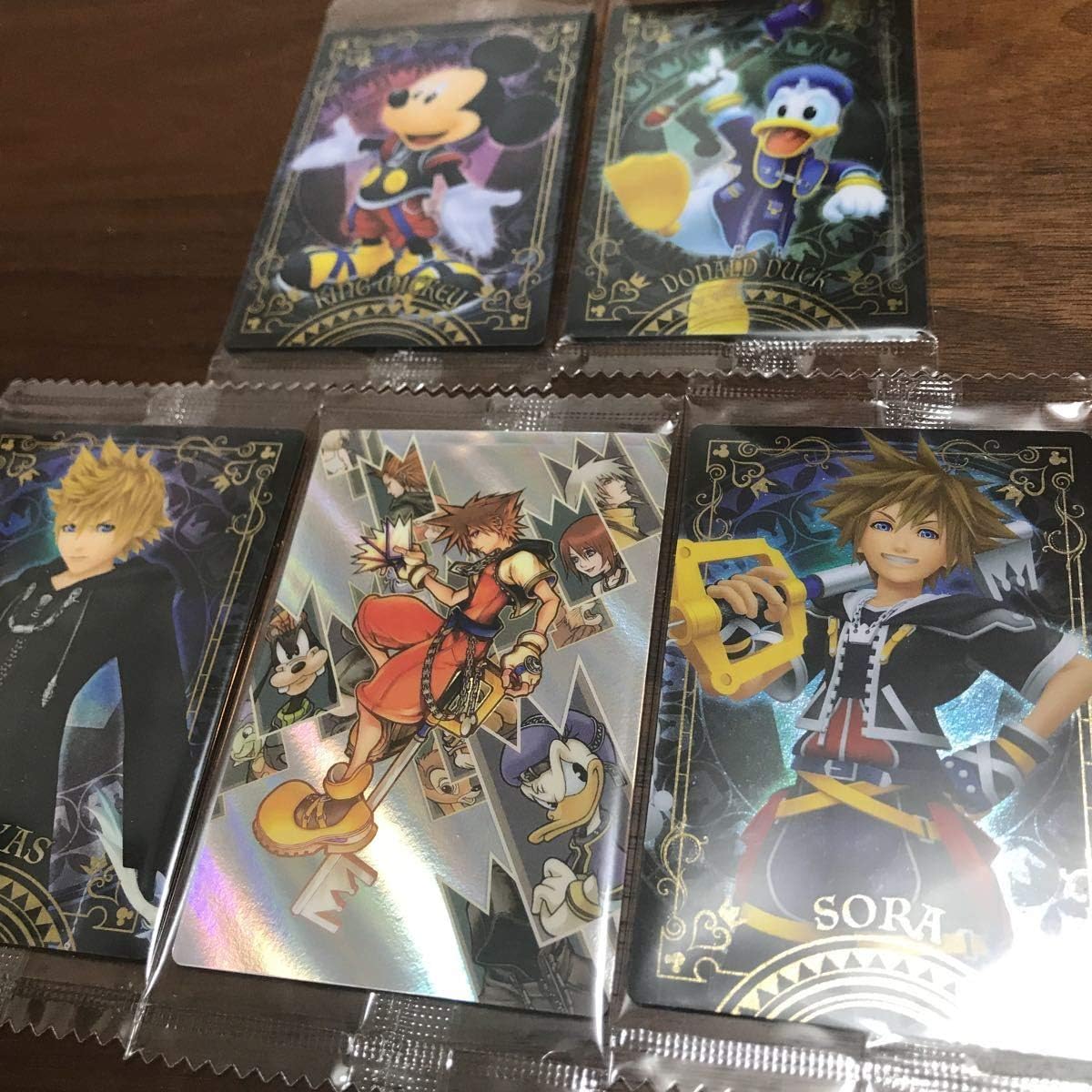 Amazon Co Jp キングダムハーツ ウエハースカード 5枚セット ミッキー ドナルド ソラ ロクサス ホビー 通販