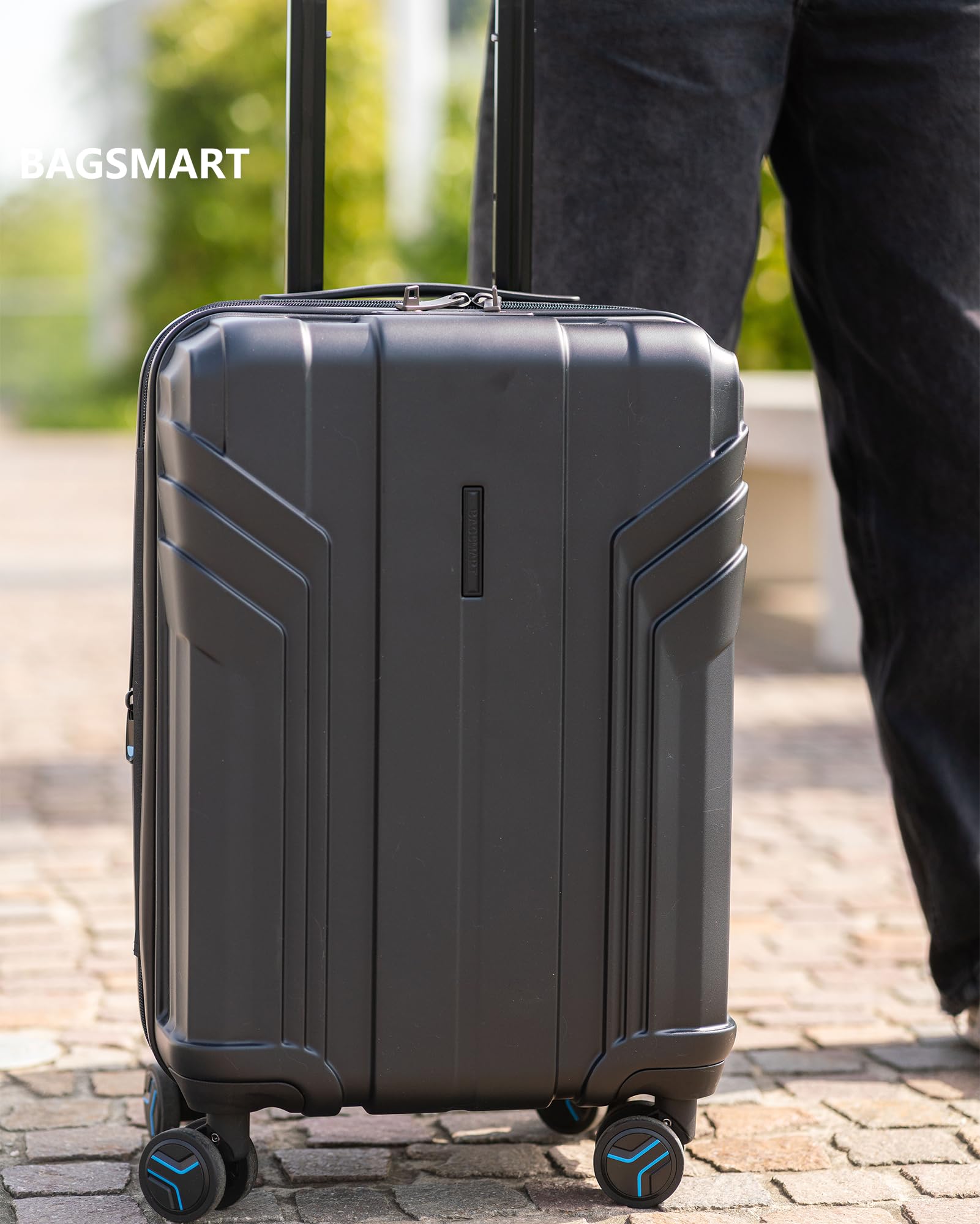 BAGSMART Expandable Carry On Luggage 22x14x9 Airline Approved, 1OO% PC Lightweight Hard Shell Suitcase, 20 Inch Travel Luggage with Spinner Wheels, Waterproof Rolling Suitcase, Black