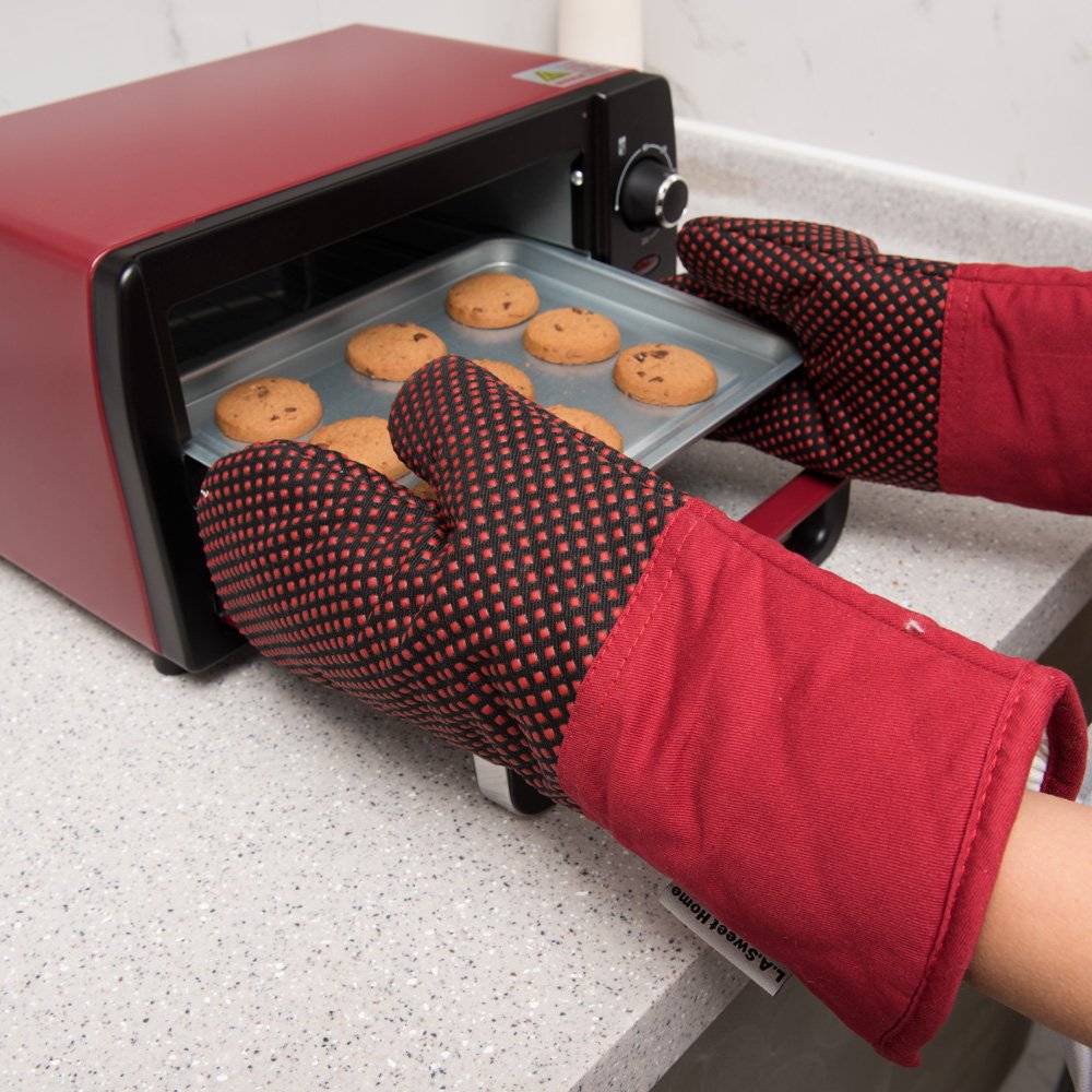 Silicone Oven Mitts 464 F Heat Resistant Potholders Dot Pattern Cooking Gloves Non-Slip Grip for Kitchen Oven BBQ Grill Cooking Baking 7x13 inch as Christmas Gift 1 pair (Purple) LA Sweet Home