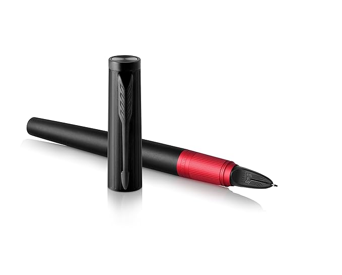 Parker Ingenuity-Tintenschreiber (Modell „Deluxe“) mit 5th-Technologie in Rot mit mittlerer Spitze sowie Ersatzmine mit schwa