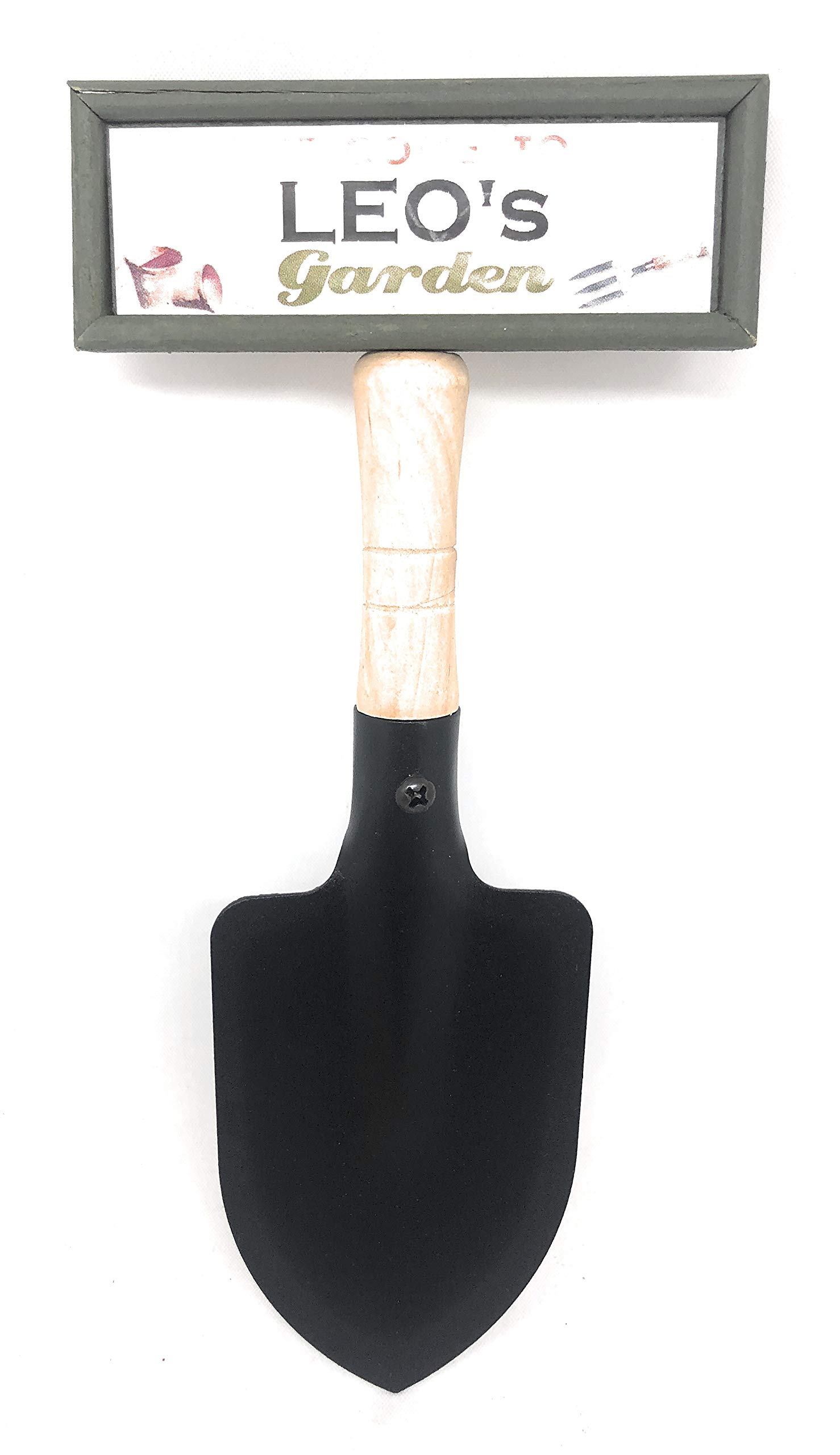 "Welcome to Leo's garden" hanging shovel sign
