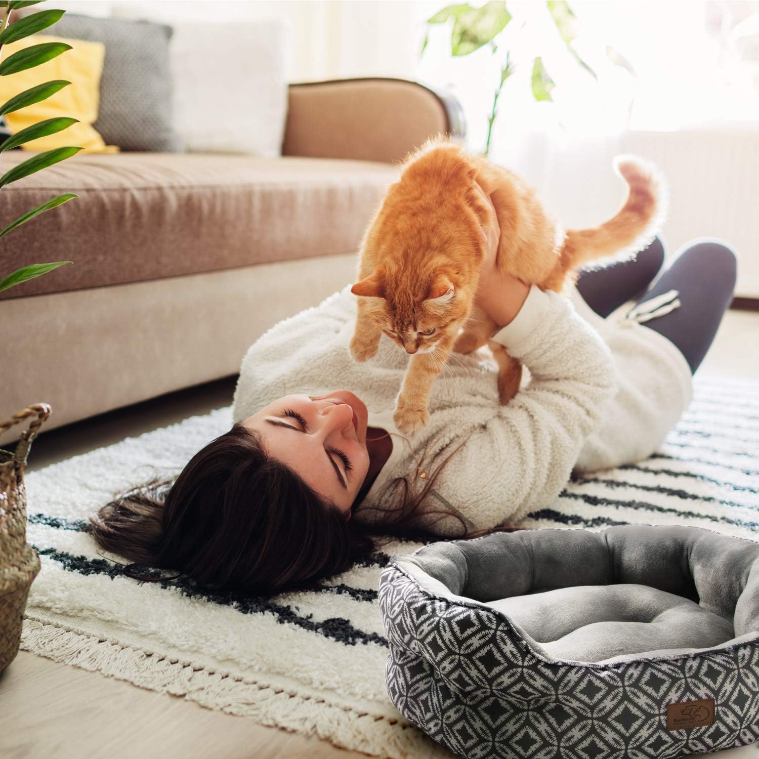Bedsure 25 inch Small Dog Bed & Cat Bed, Round Pet Beds for Indoor Cats or Small Dogs, Round Machine Washable Super Soft & Plush Flannel Pet Supplies, Slip-Resistant Oxford Bottom, Grey : Pet Supplies