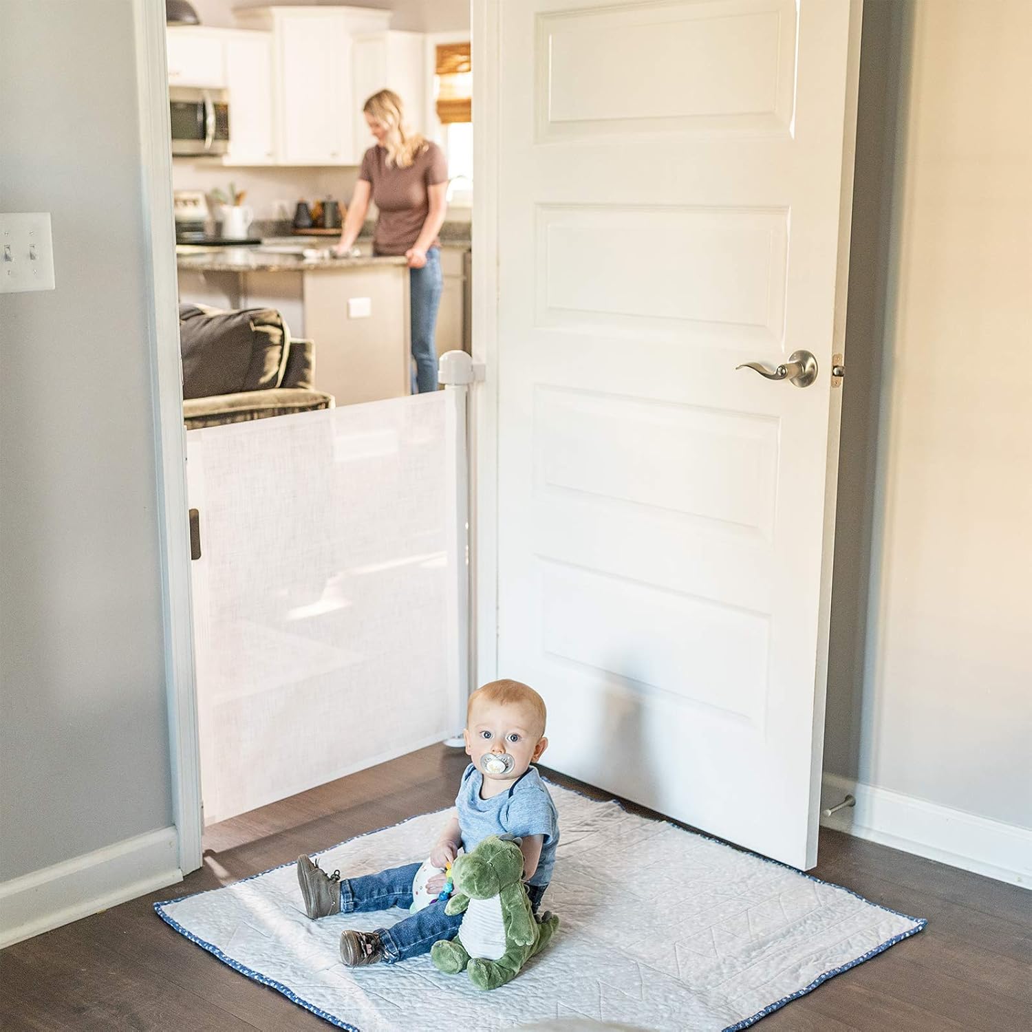 YOOFOR Retractable Baby Gate, Extra Wide Safety Kids or Pets Gate, 33” Tall, Extends to 55” Wide, Mesh Safety Dog Gate for Stairs, Indoor, Outdoor, Doorways, Hallways : Baby