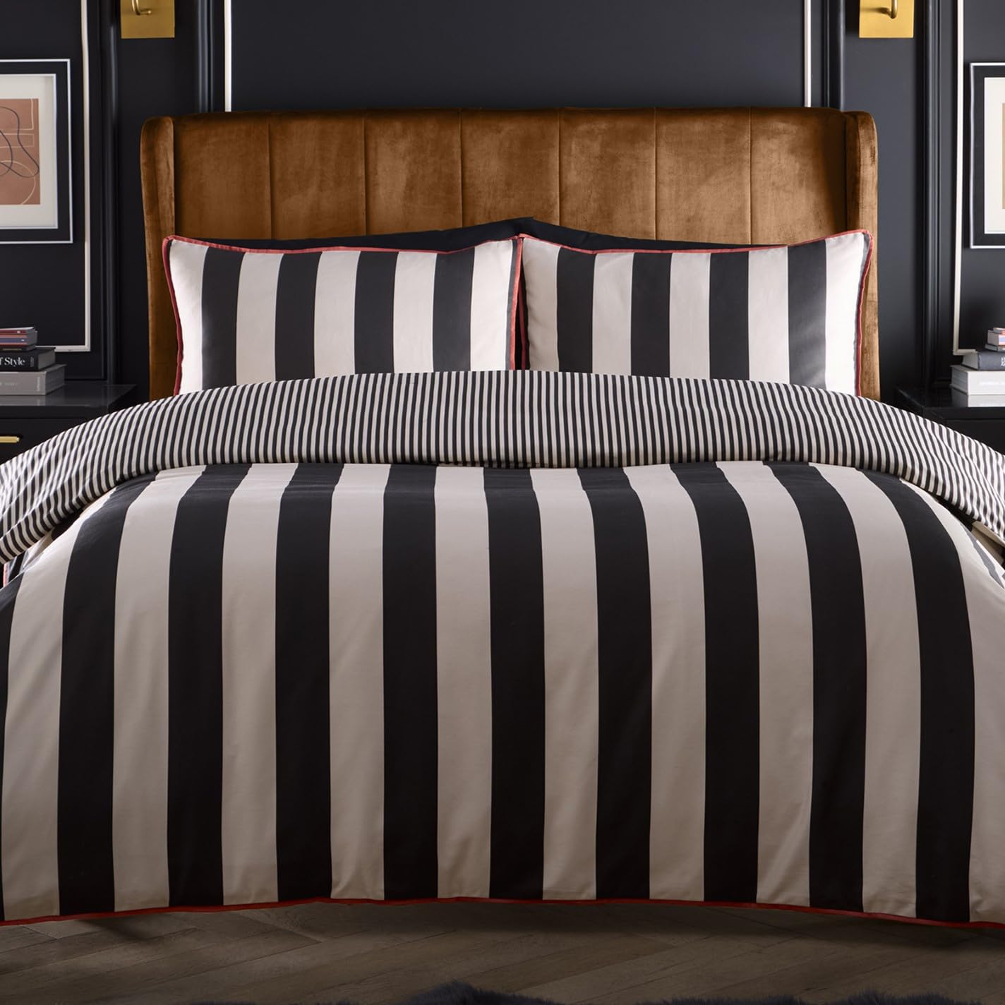 Laurence Llewelyn-Bowen - Festivo Circus Stripe Duvet Cover - Double Bedding Size (200 x 200cm) - Soft 100% Cotton Sateen - 2 Pillowcases - Black & White Stripe Bedding - Luxury Bedding Set