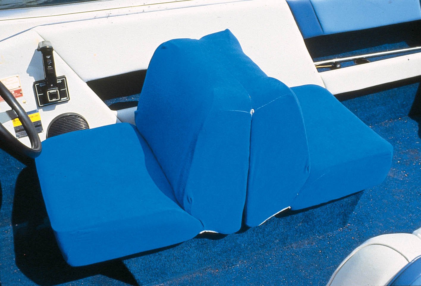 Lounge Seat Cover Color: Blue