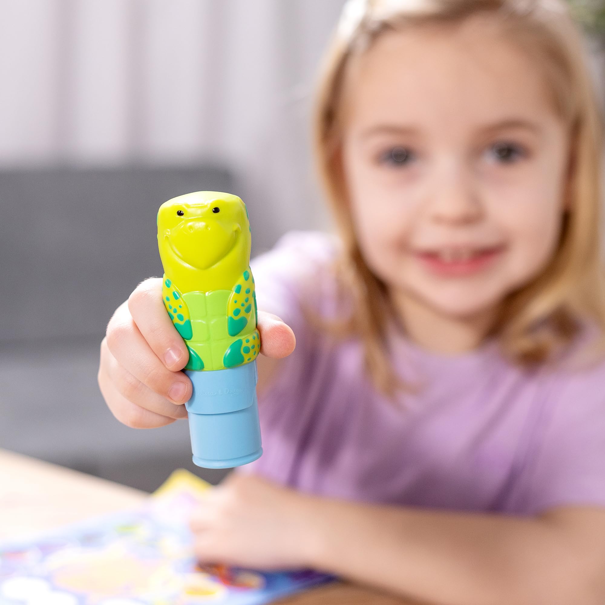 Melissa & Doug Sticker Wow!™ 24-Page Activity Pad and Sticker Stamper, 300 Stickers, Arts and Crafts Fidget Toy Collectible Character – Sea Turtle - for Kids Ages 3+ - FSC Certified
