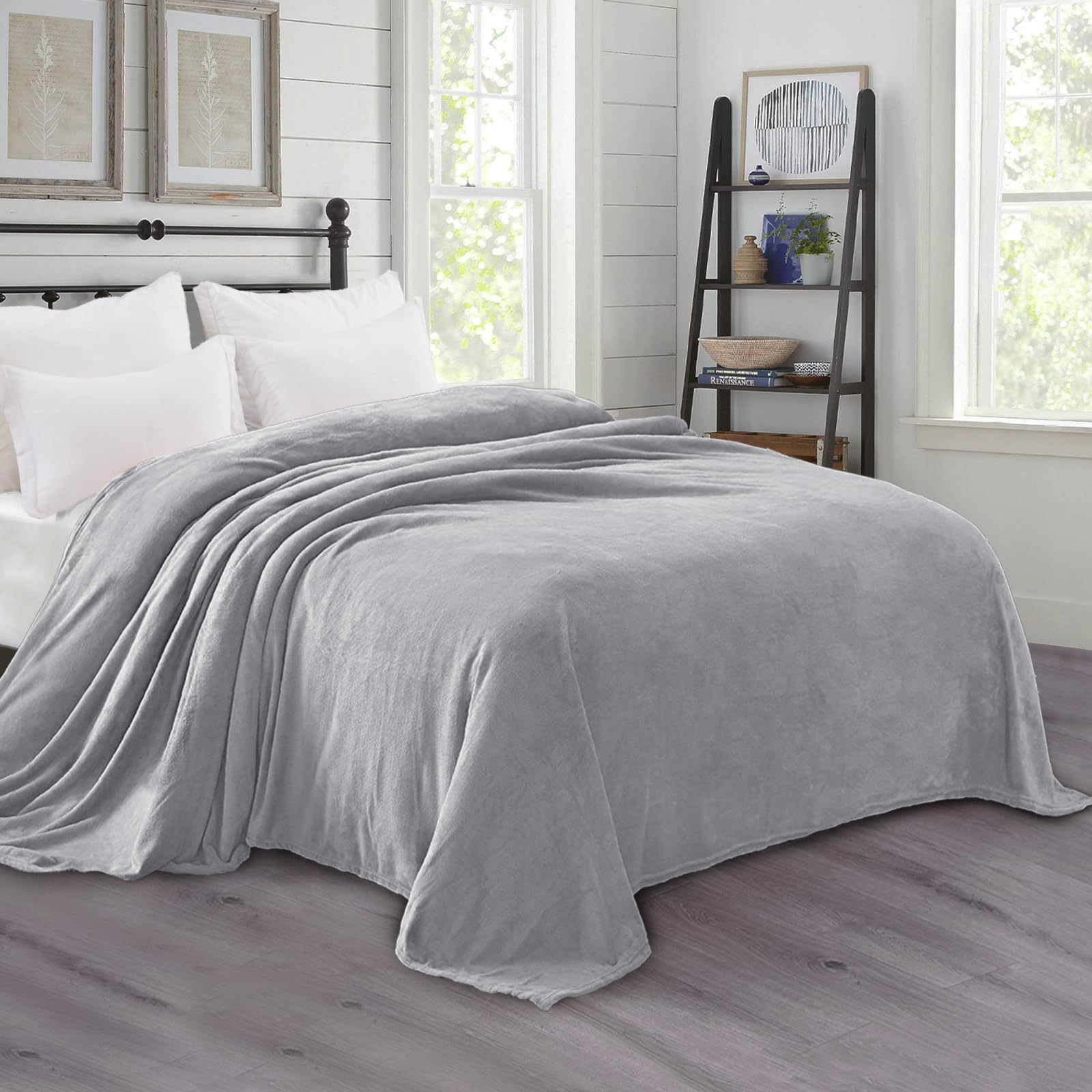 Exclusivo Mezcla Fleece Blanket for Bed, Super Soft