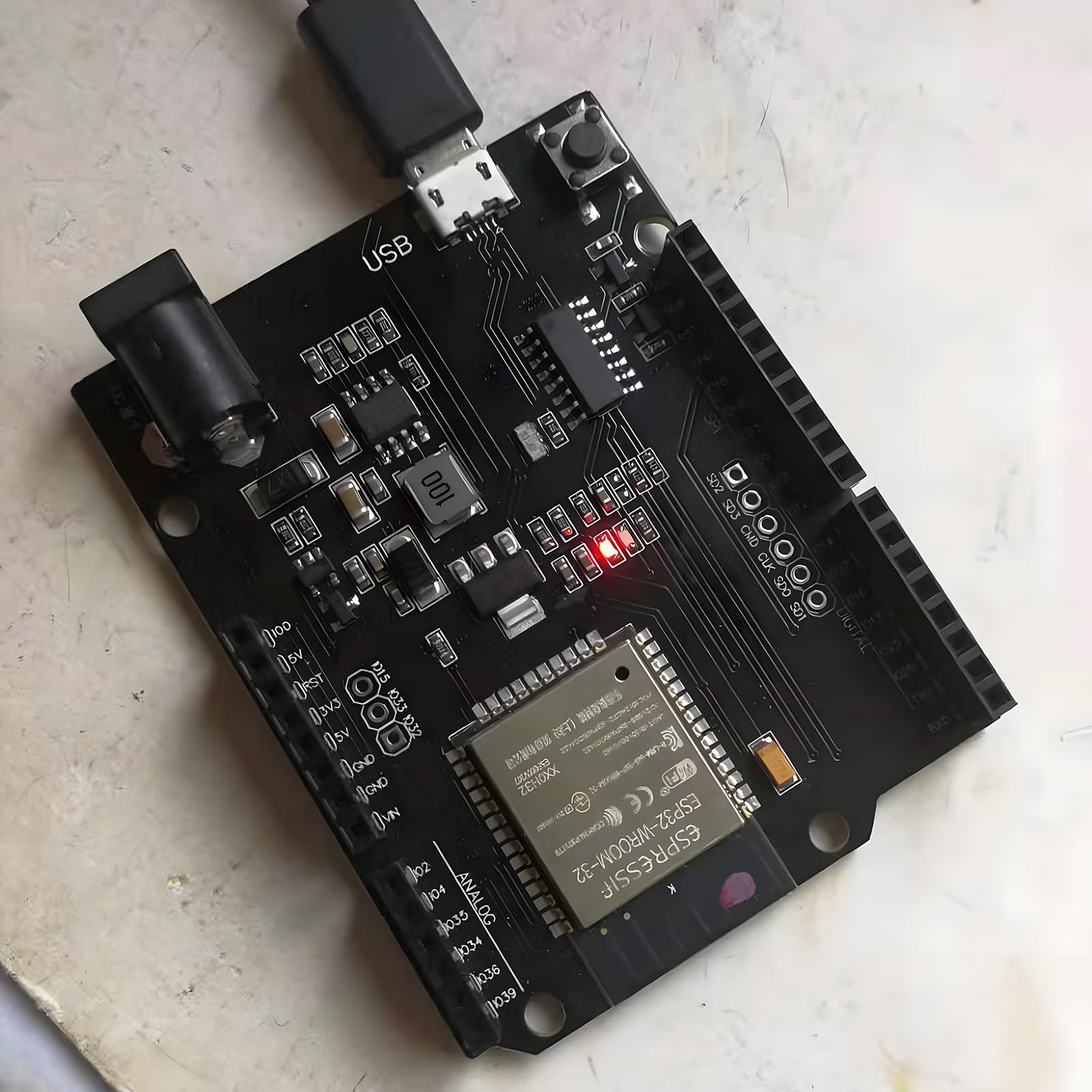 Mua Esp32 Development Board UNO D1-4MB Flash UNO D1 R32 CH340G USB ...