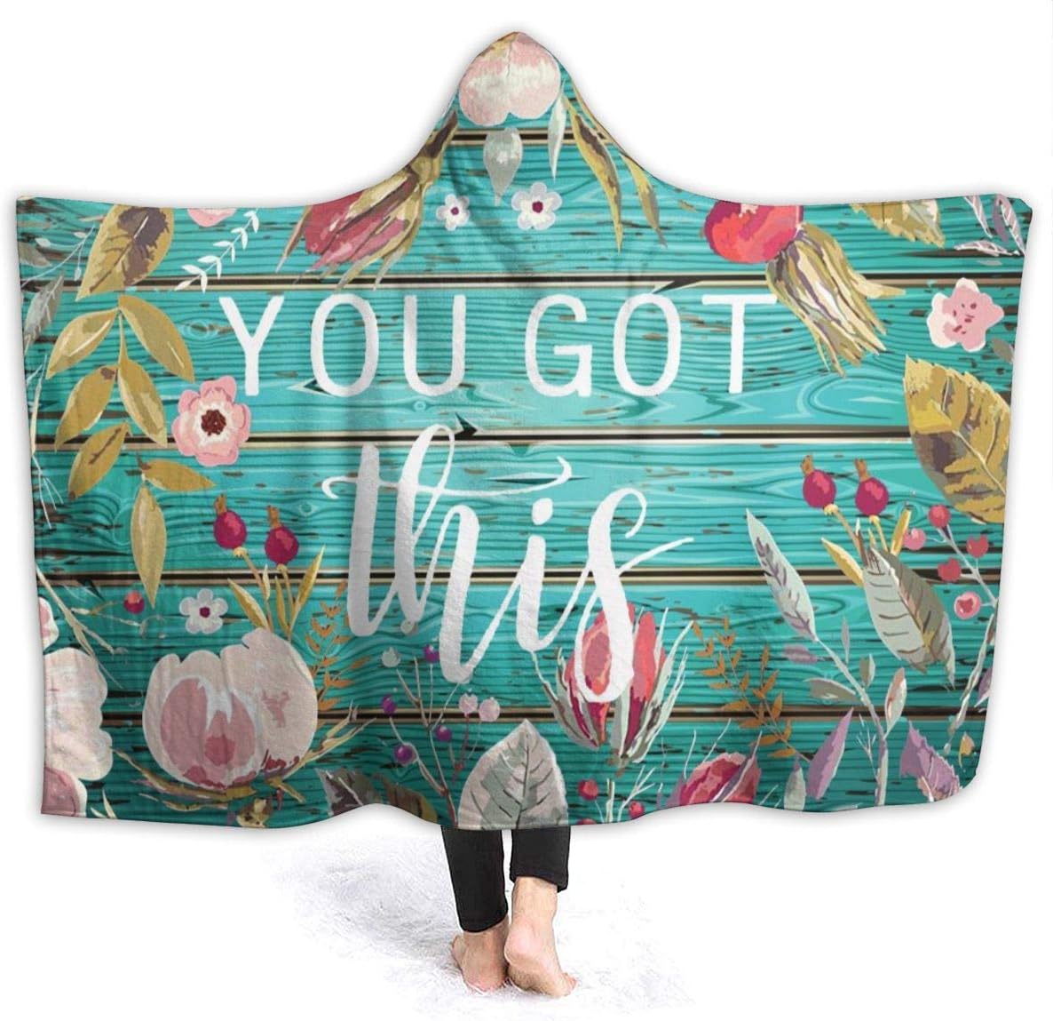Tienes esta inspiradora manta con capucha floral de color vintage