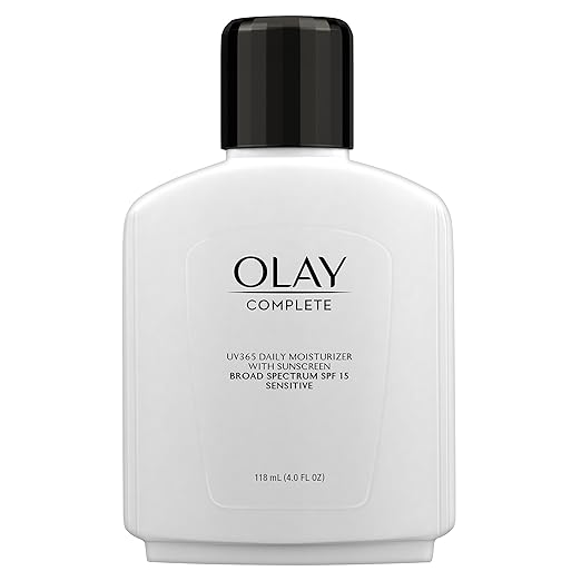 Amazon Com Face Moisturizer By Olay Complete All Day Moisturizer With Sunscreen Broad Spectrum Spf 15 Sensitive 4 Fl Oz 1 Unit Facial Moisturizers Beauty