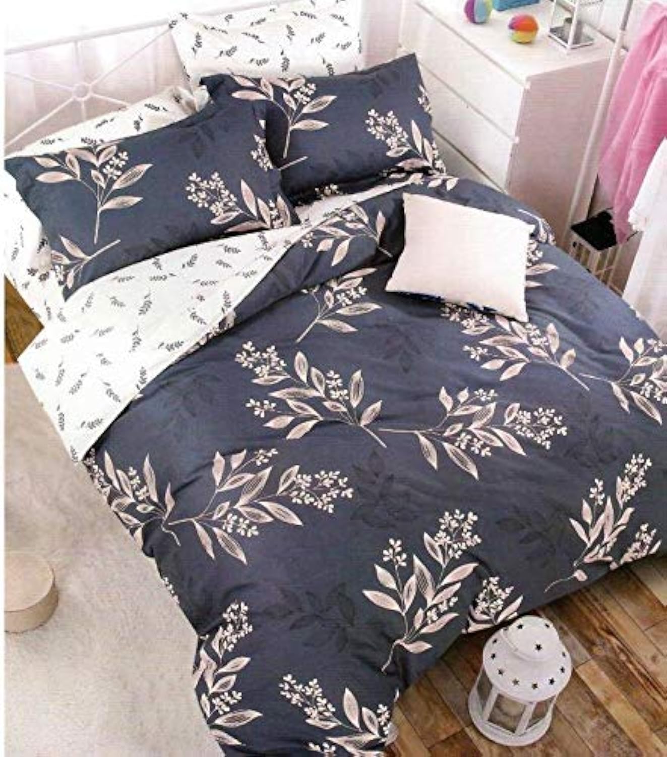 Vensan Floral Fitted Sheet Double Size. Blue leaves on a white background print 100% Cotton, 200 Thread Count. Hypoallergenic, Soft, and Breathable.
