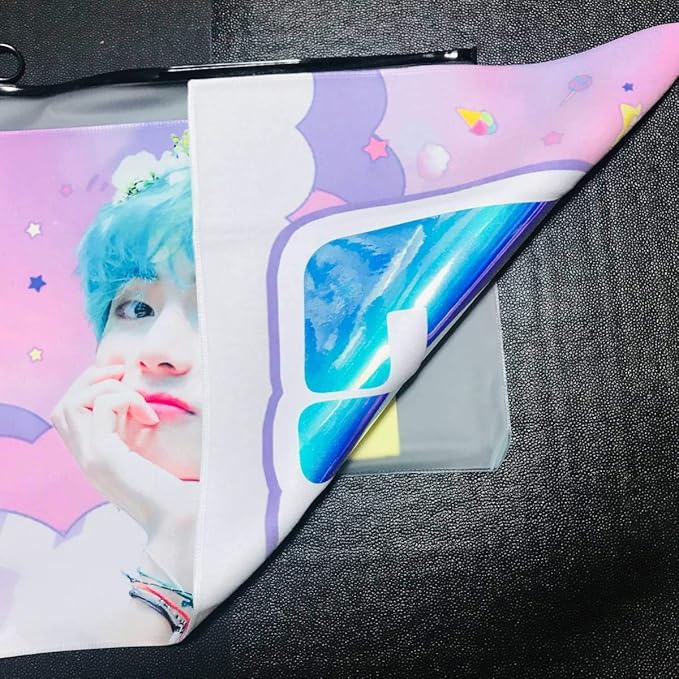 Amazon Co Jp Bts 防弾少年団 スローガン テヒョン テテ V マスター ポスター タペストリー 青髪 旗 のぼり 反射 ミニフォト グッズ バンタン ホビー 通販