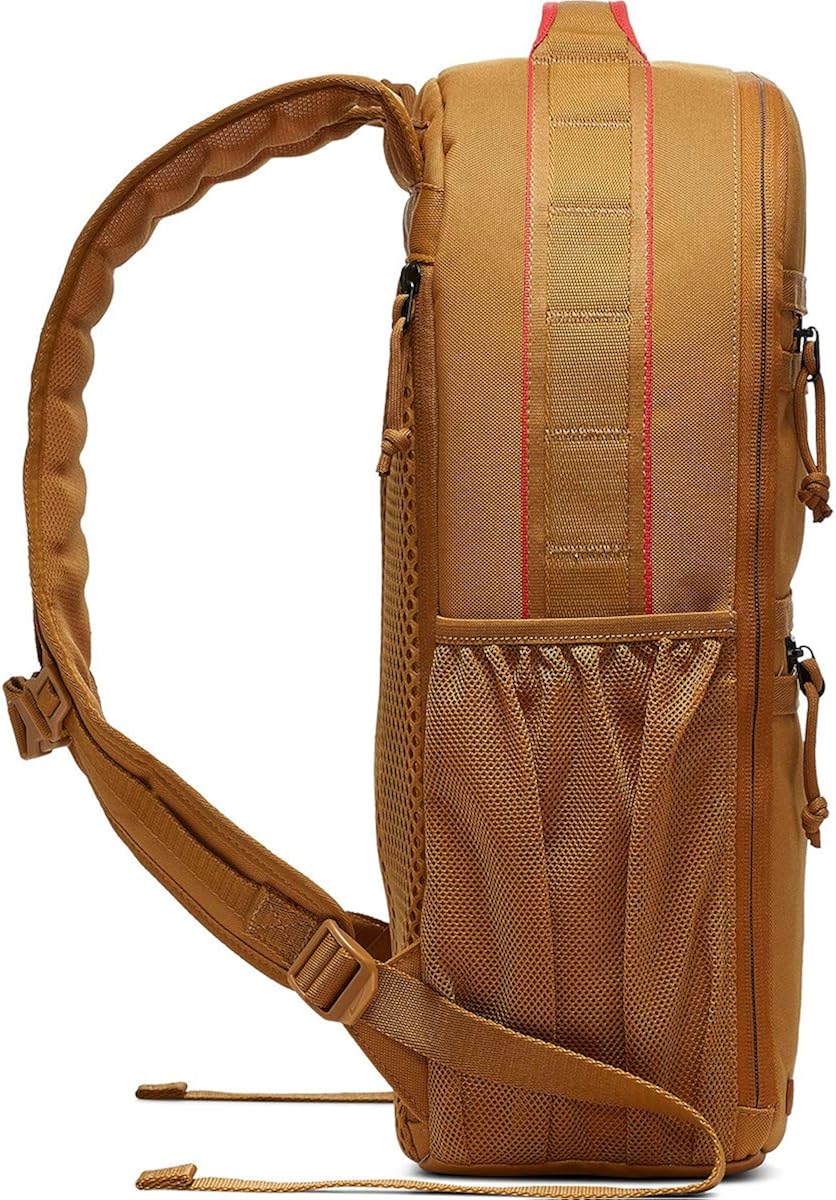 Amazon Co Jp ナイキ メンズ ユーティリティ ヒート バックパック ウィート ウィート トラックレッド Ck2674 790 服 ファッション小物