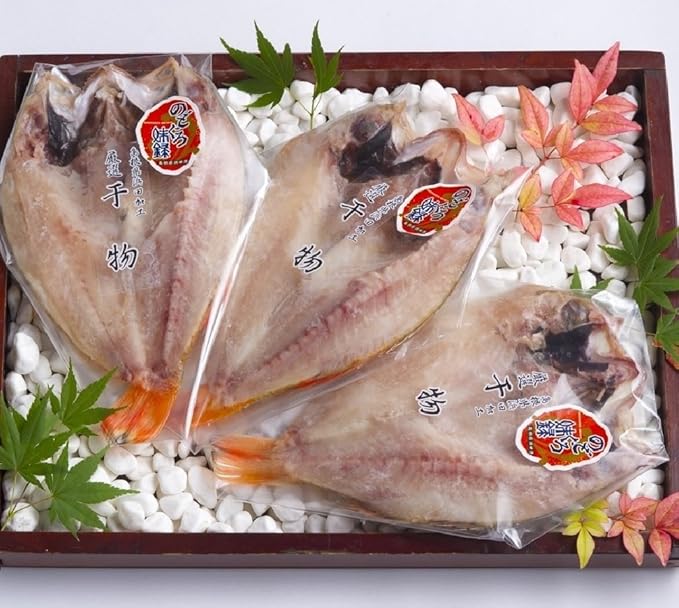Amazon お誕生日他贈答品にどうぞ 本場 山陰浜田の天然のどぐろ開きセット 大 0g 250g 特大3枚セット 冷凍 どんちっち ノドグロ シーライフ 干物 燻製 通販