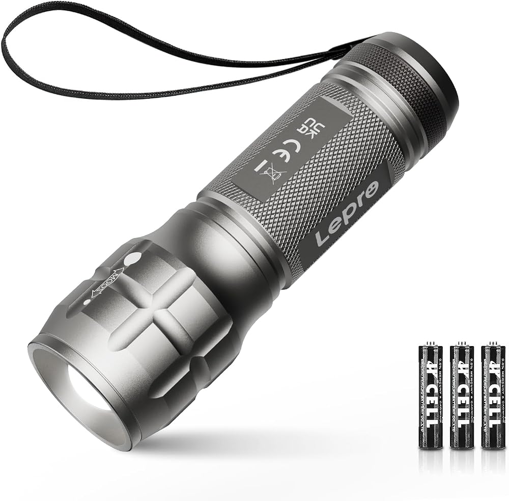 Lighting EVER LE1000 LED Torch Battery Powered Adjustable Focus IP44 Water