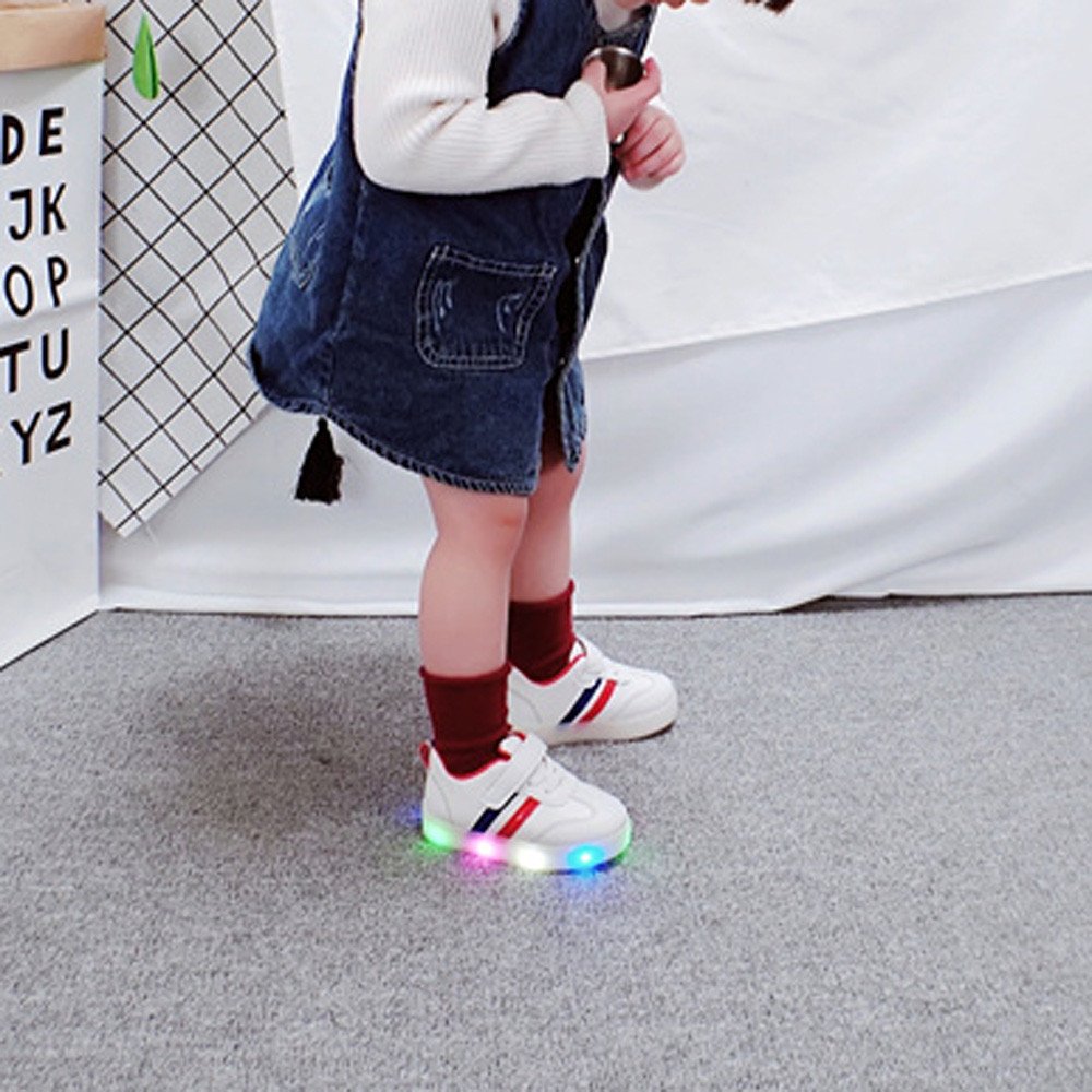 Disney STITCH sneakers da bambina con luci e strappi: in offerta a 23
