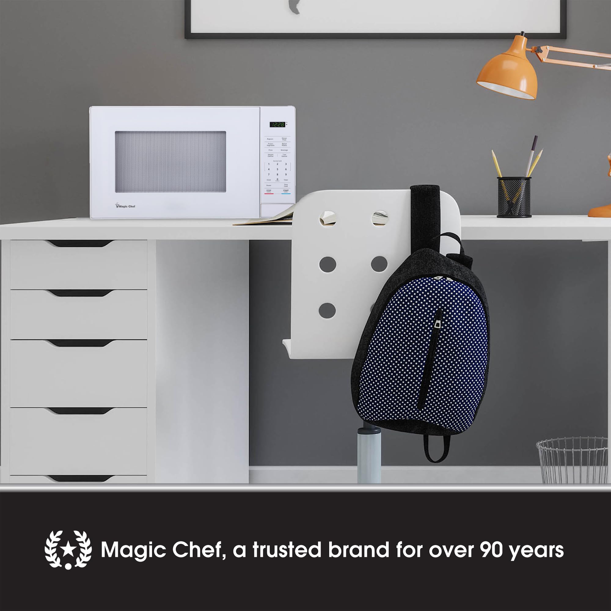 Magic Chef Compact Countertop Microwave Oven, 1,000 Watts, White, 1.1 Cu. Ft. - Digital Kitchen Appliance with One-Touch Cooking, Child Lock, Timer, Reheat, Defrost, and 10 Power Levels