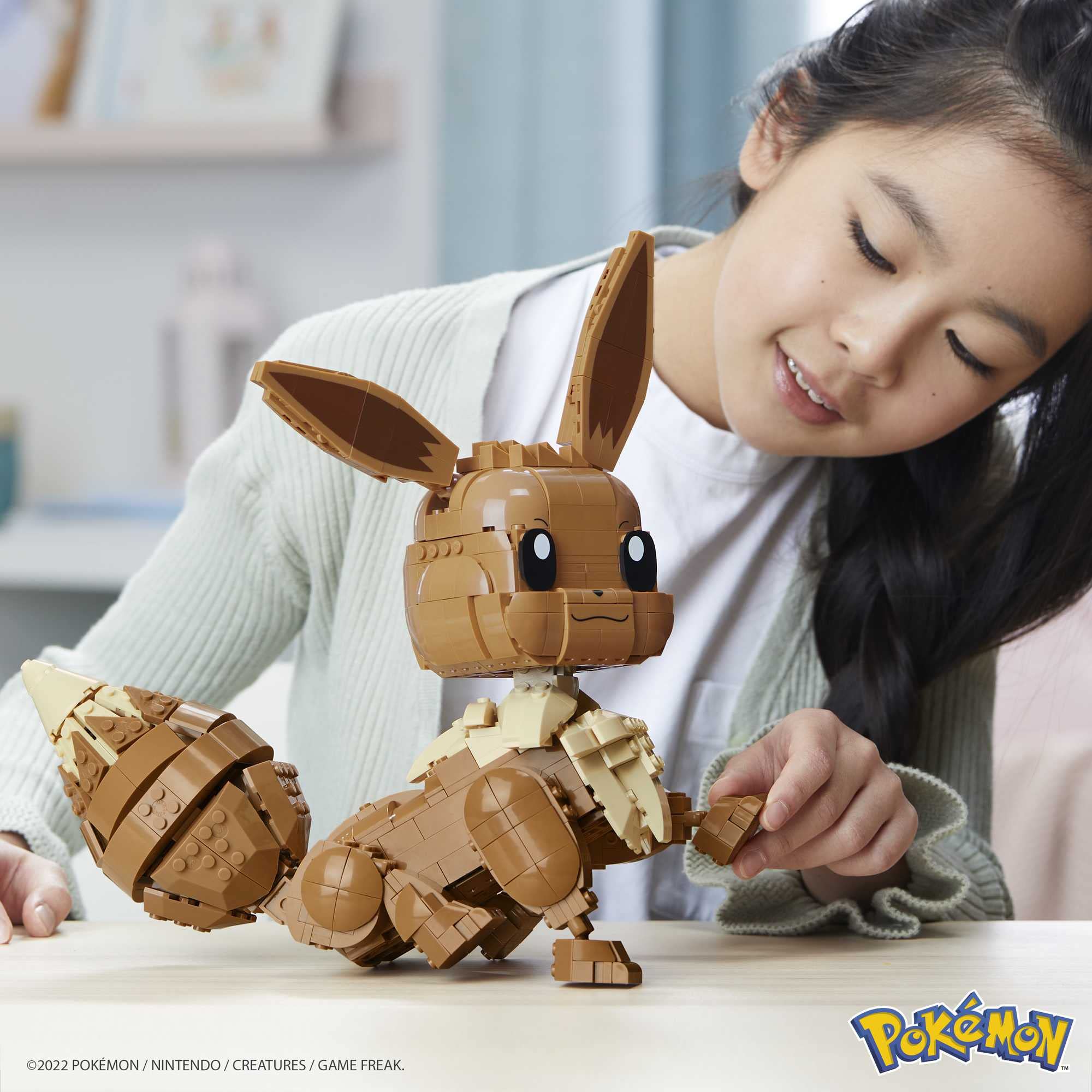 MEGA Pokémon Building Toys Set Jumbo Eevee with 824 Pieces, Articulated and Poseable, 11 Inches Tall, for Kids