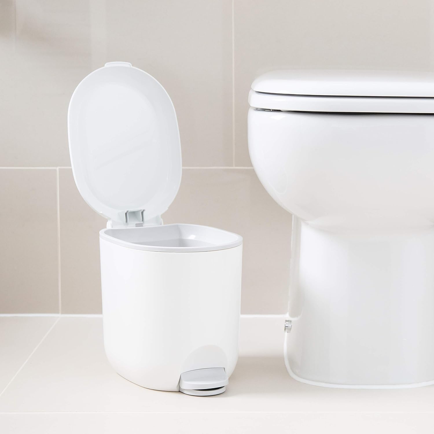 Addis 518503 Premium Deluxe Bathroom Pedal Bin with inner, 3.5 litre, White Grey, 29 x 18.5 x 23cm, White & Light Grey - Image 4