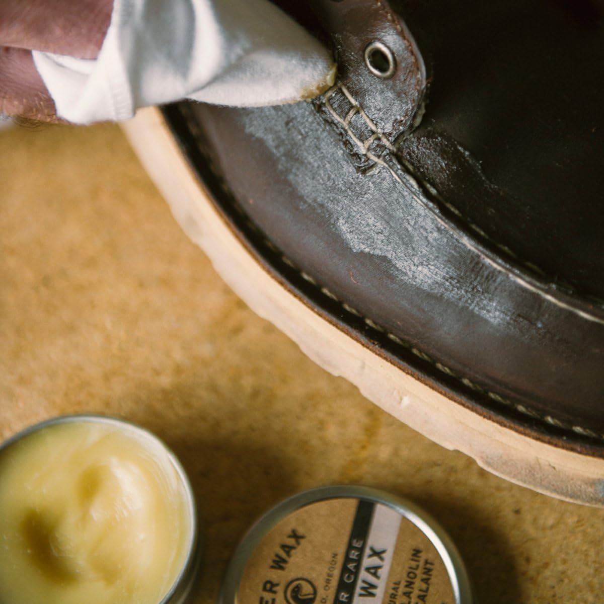 Otter Wax Boot Wax | 2oz | All-Natural Leather Waterproofer | Made in USA: Sports & Outdoors