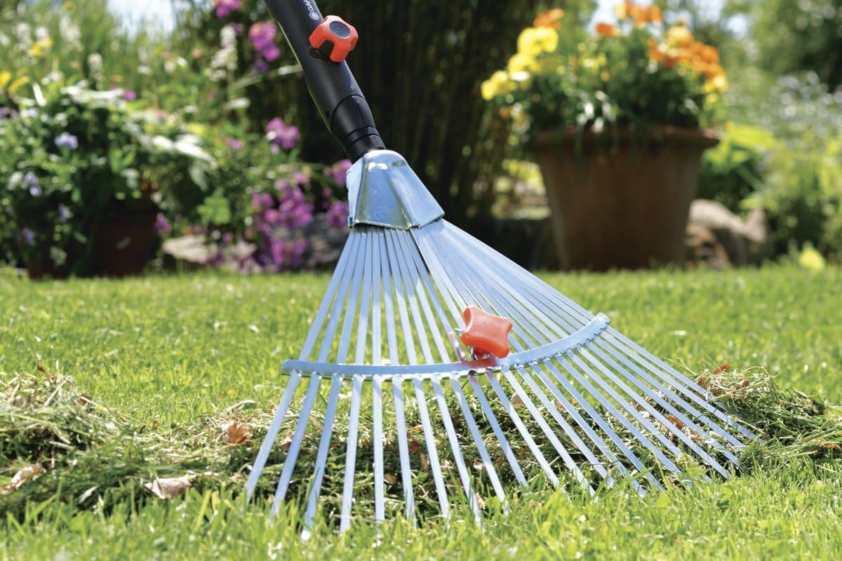 Gardena combisystem adjustable rake: Variable working width of 30-50 cm - Image 4
