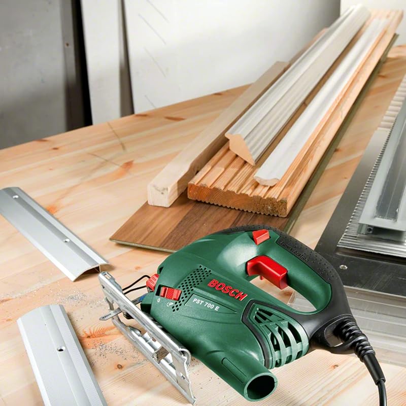 Scie sauteuse PST 700 E