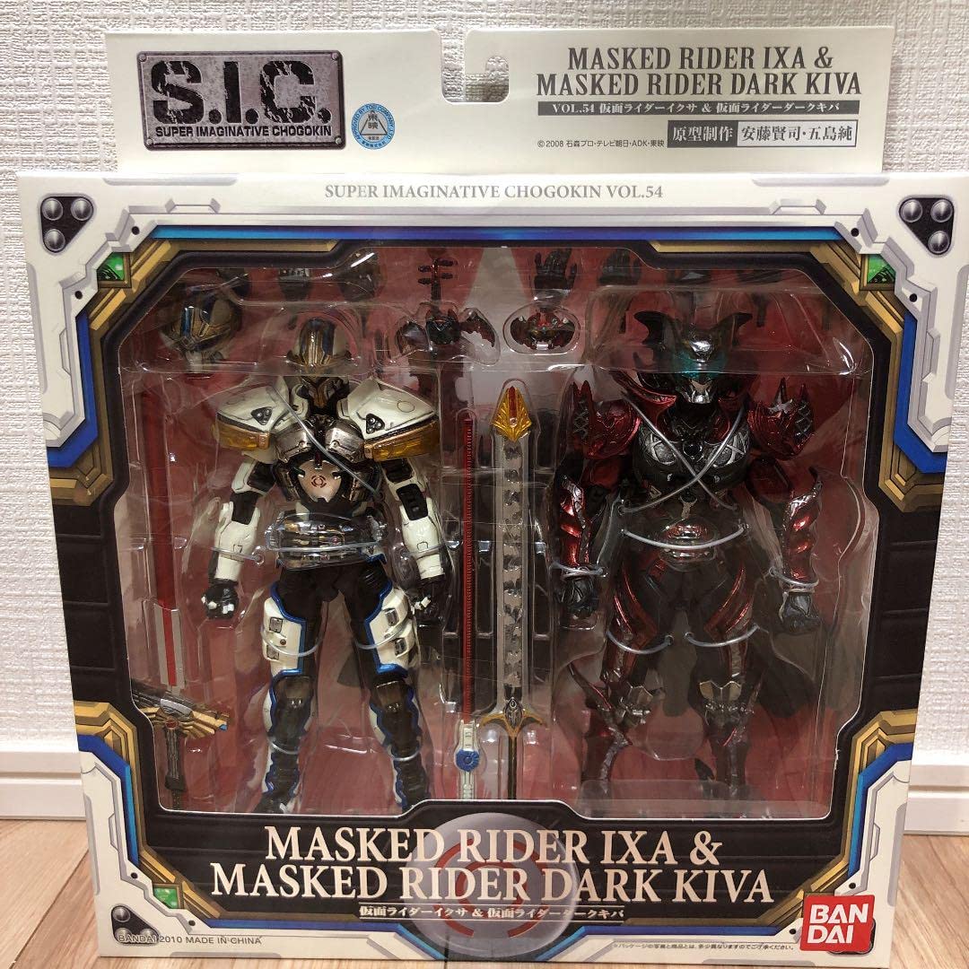 Mua SIC Kamen Rider Ixa & Kamen Rider Dark Kiva trên Amazon Nhật