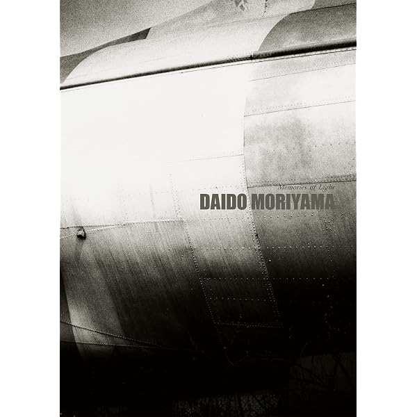 Amazon.com: Labyrinth: Daido Moriyama: 9781597112178: Moriyama