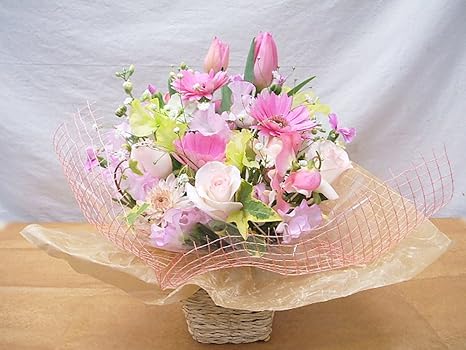Amazon 花 誕生日プレゼント フラワーアレンジメント 気軽に贈れるフラワー アレンジのサイズ お花のプレゼント アレンジメントフラワー 写真はイメージです お花の種類は季節により変わります ラッピング リボン かごは変更される場合がございます ギフト