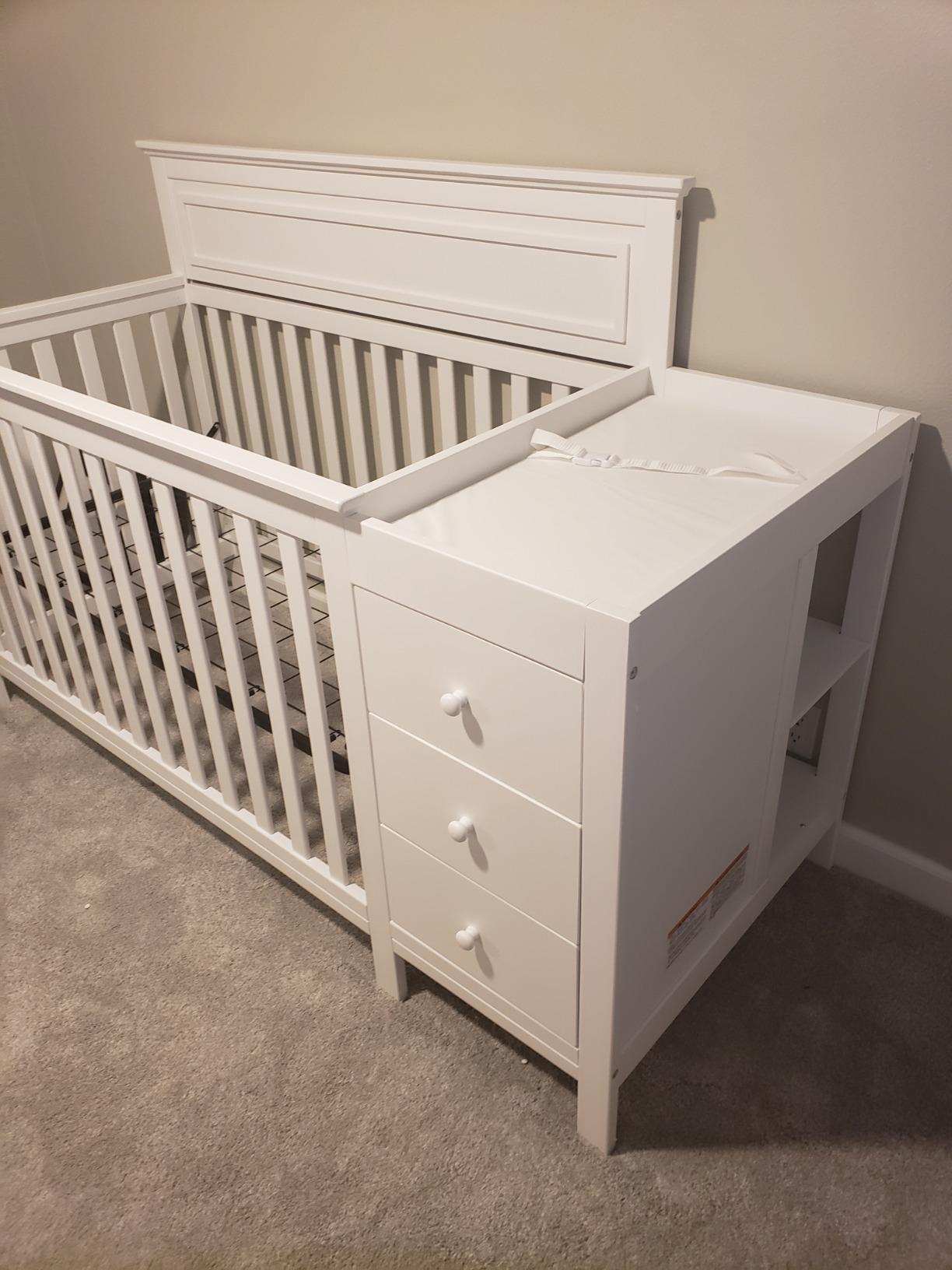 49/mo Finance DaVinci Autumn 4in1 Convertible Crib and Changer