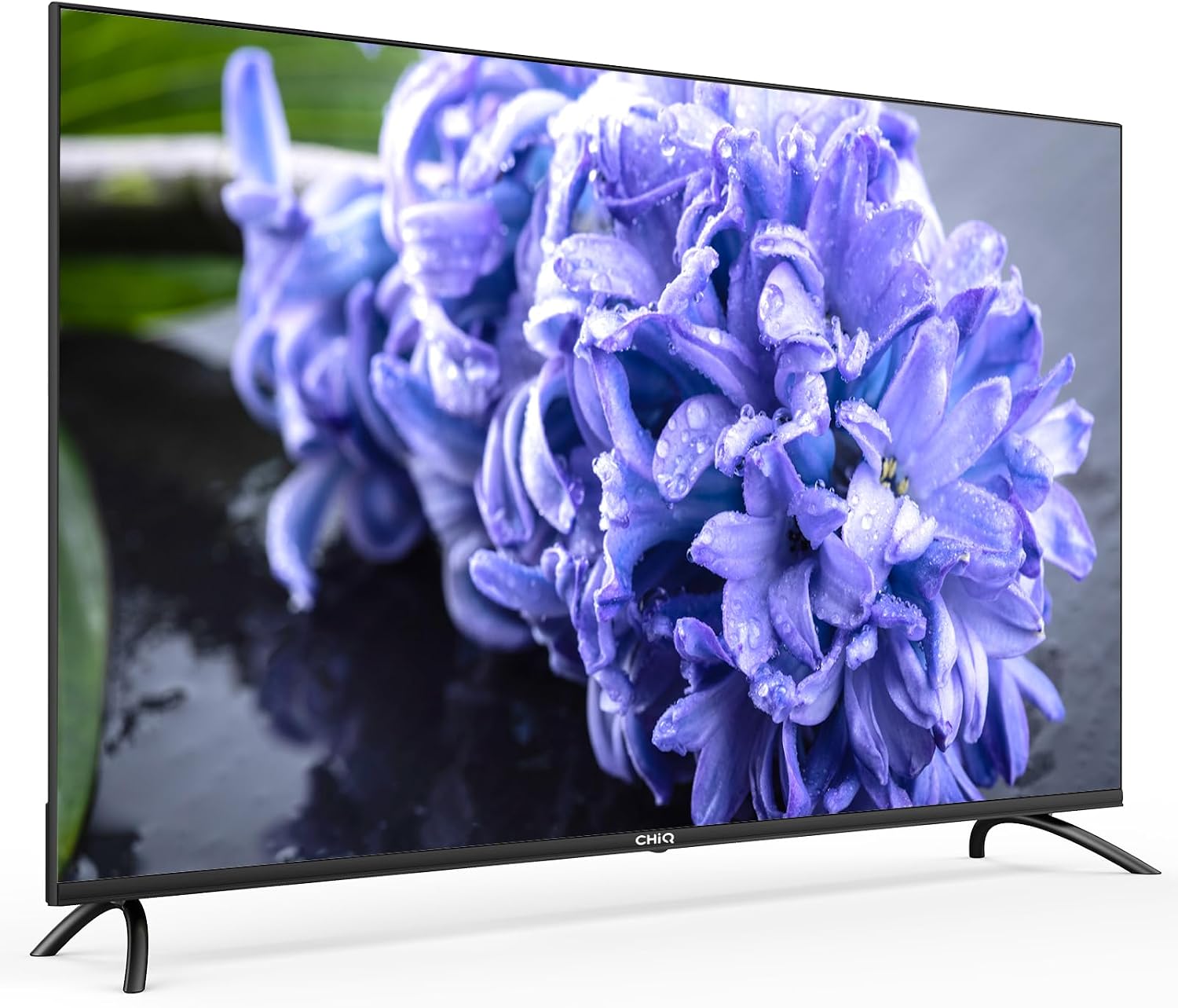 CHiQ U55H7A TV displaying various streaming app logos