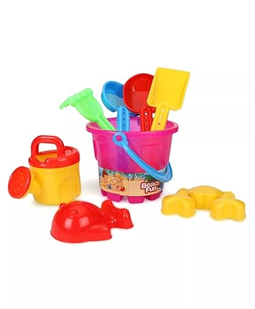 beach bucket with sprinkler