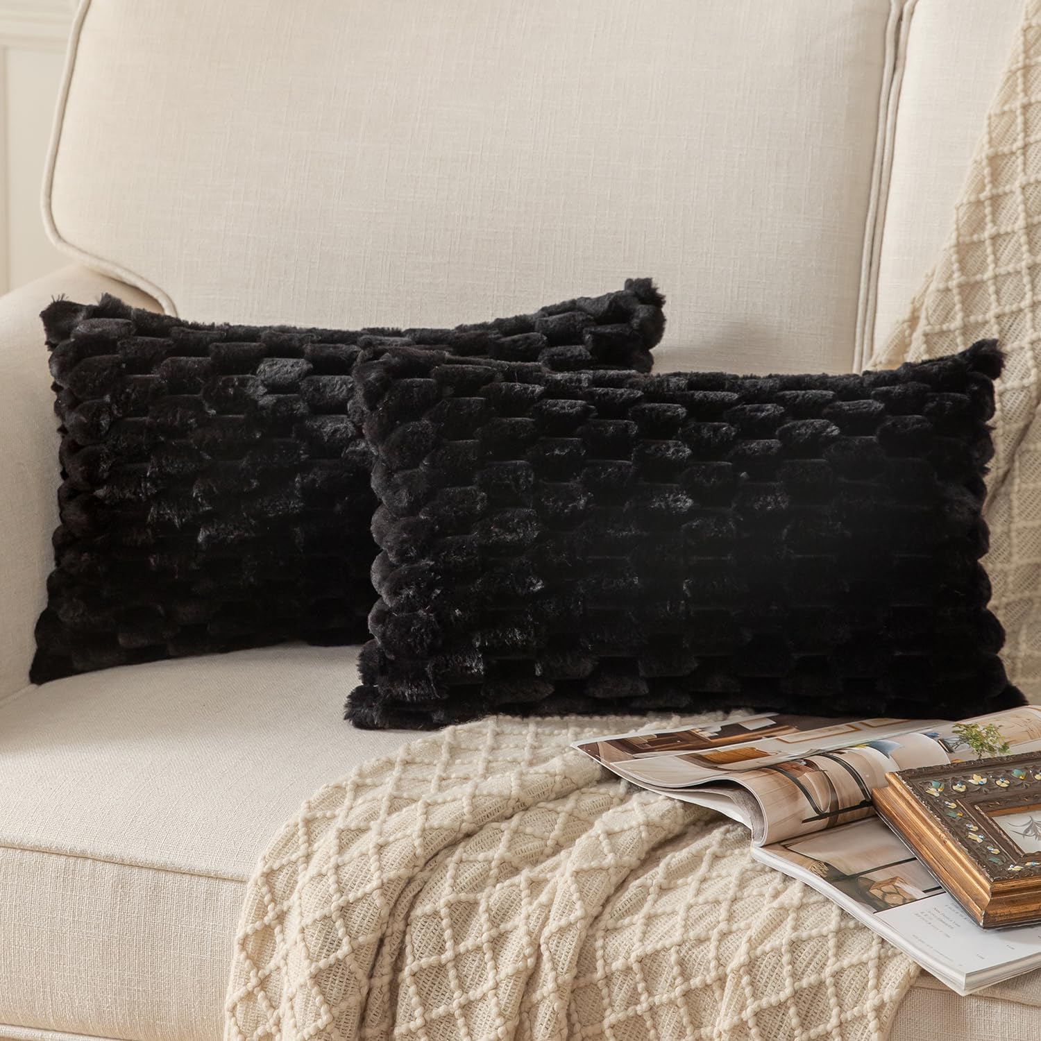 Mandioo Pack of 2 Black Super Soft Plush Decorative Cushion Covers 12x20 inch 30x50 cm Wool Velvet Throw Pillow Covers cases Faux Fur fluffy Couch Sofa Bed Livingroom