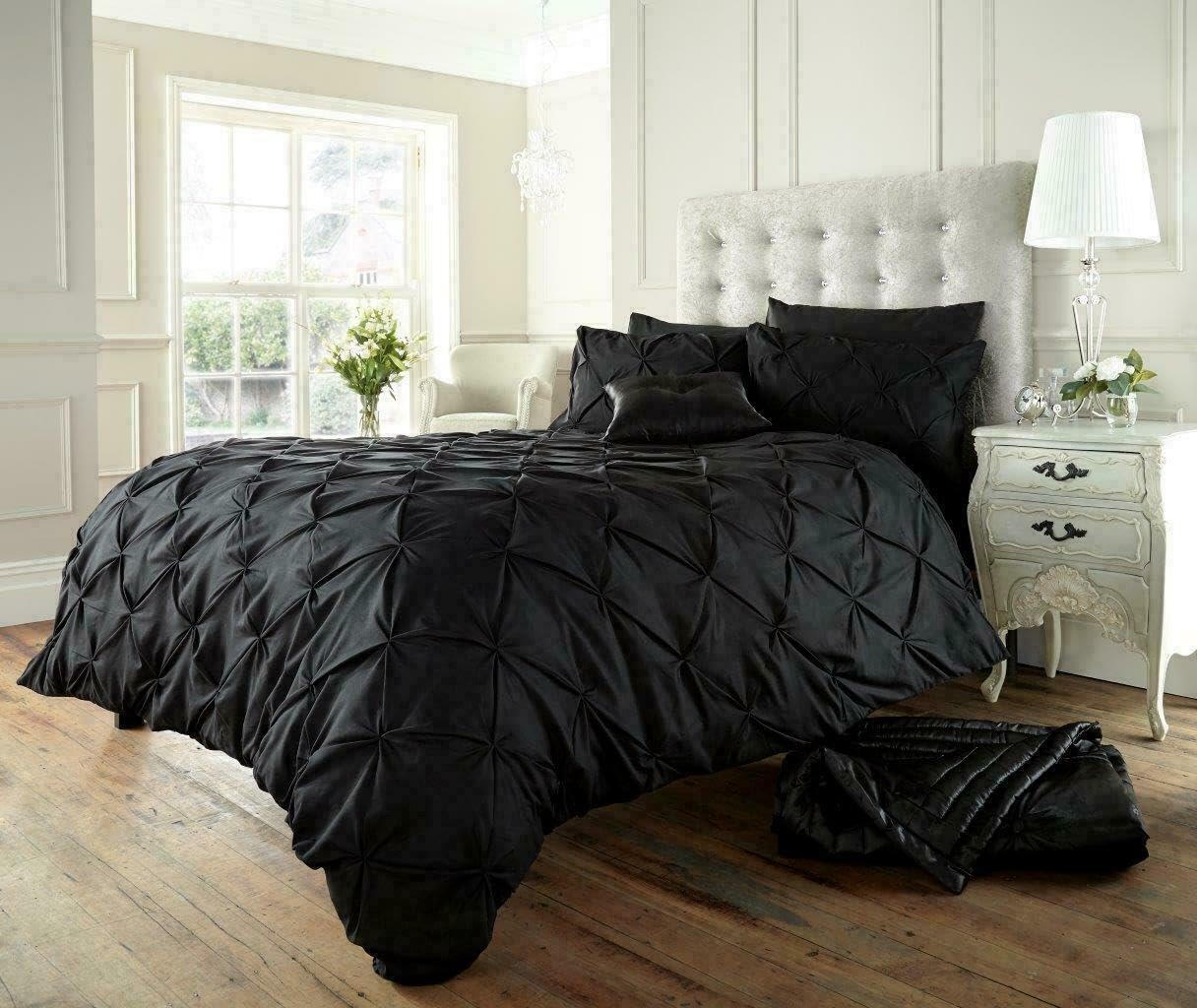 Velvet Stitch Alexander PinTuck Quilt Duvet Cover with Matching Pillow Case Reversible Comfortable Bedding Set (Black, Double)