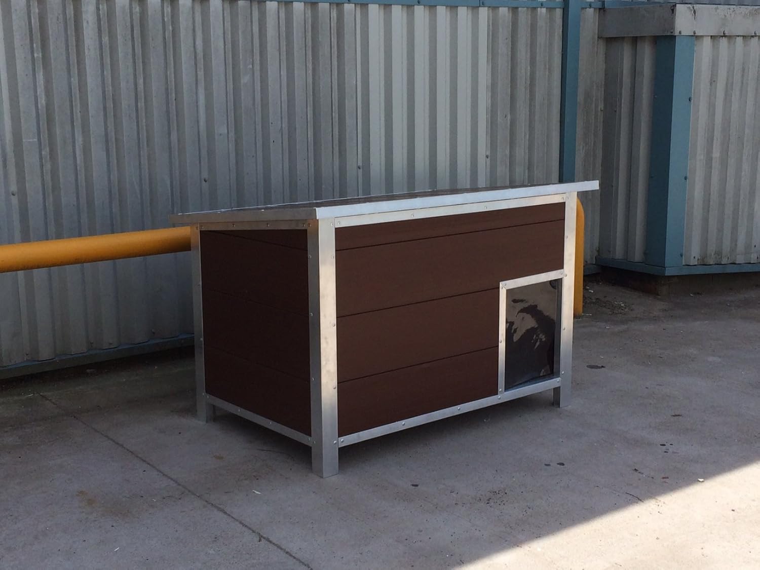 RJ Leigh Thermoplastic SUPER Insulated Dog Kennel (BROWN, XX LARGE