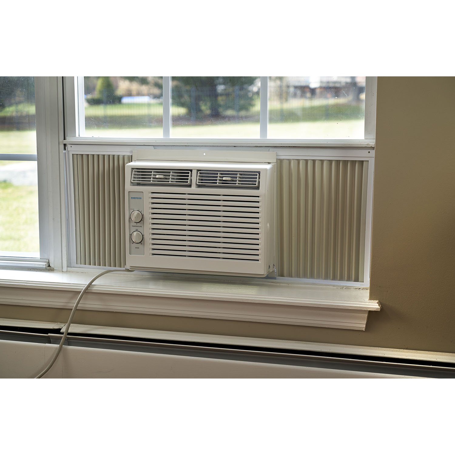Emerson Quiet Kool EARC5MD1 5,000 BTU 115V Window Air Conditioner, White