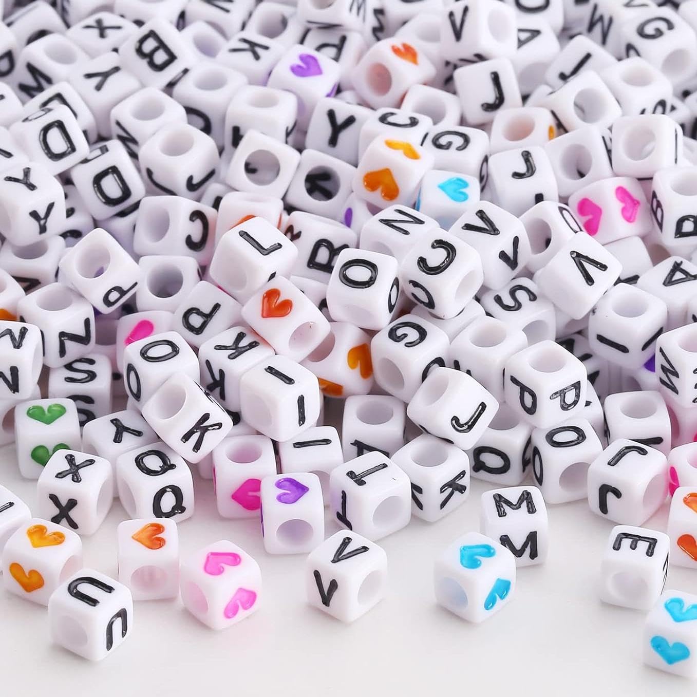 HERZWILD 1000pcs Letter & Heart Beads - Acrylic Alphabet Cube Beads for Art Craft DIY Bracelets (Black-White)