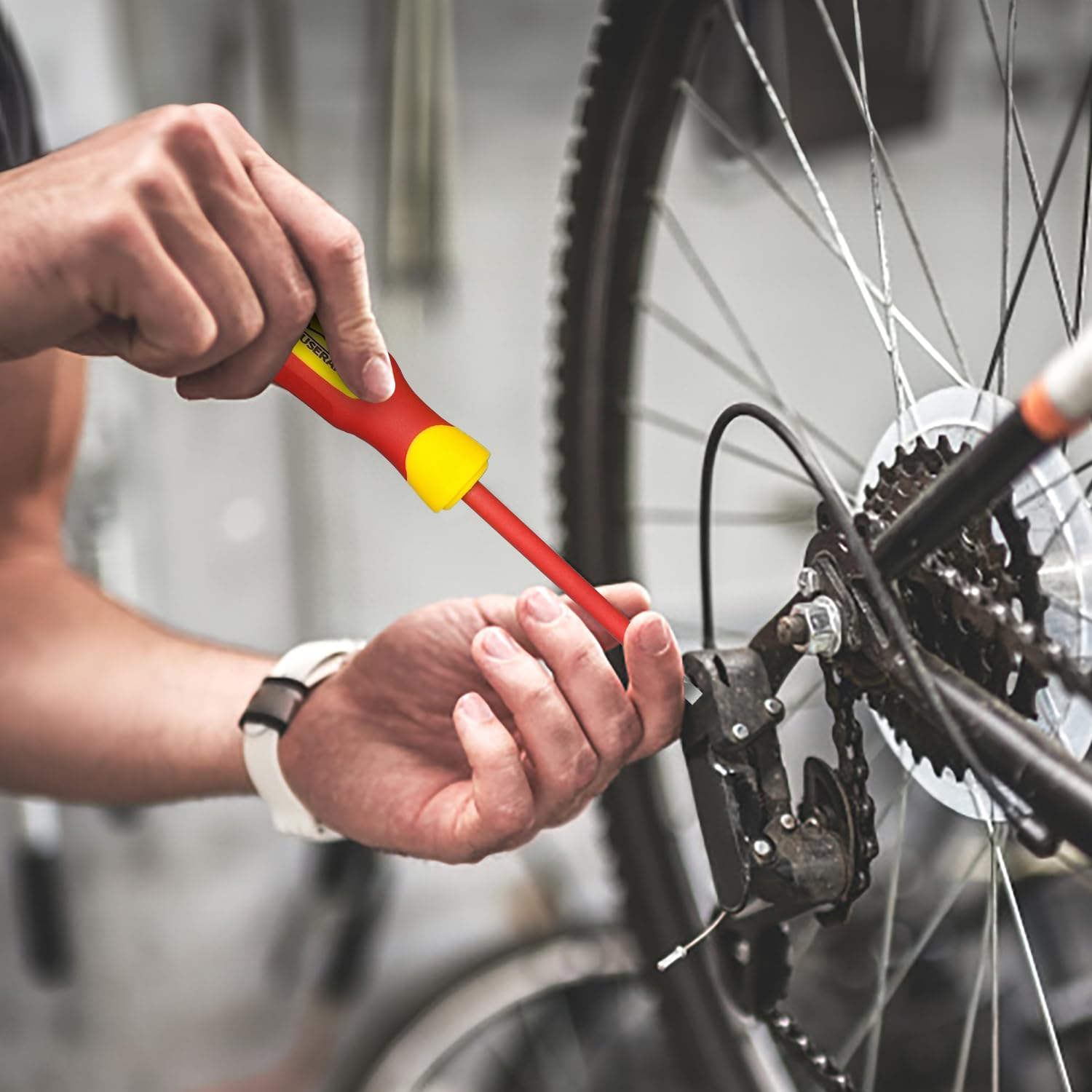 HOUSERAN Schraubendreher Set Isoliert, 8-teiliges, Schraubendreher Set Elektriker, Elektro Schraubendreher, 1000 Volt, Schraubendreher mit Magnetischen Bits, Ideal für Elektriker und Abschlussarbeiten 7