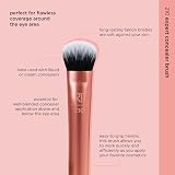 Real Techniques Expert Concealer Brush for Under Eye and Blemish Coverage - 1 view 3