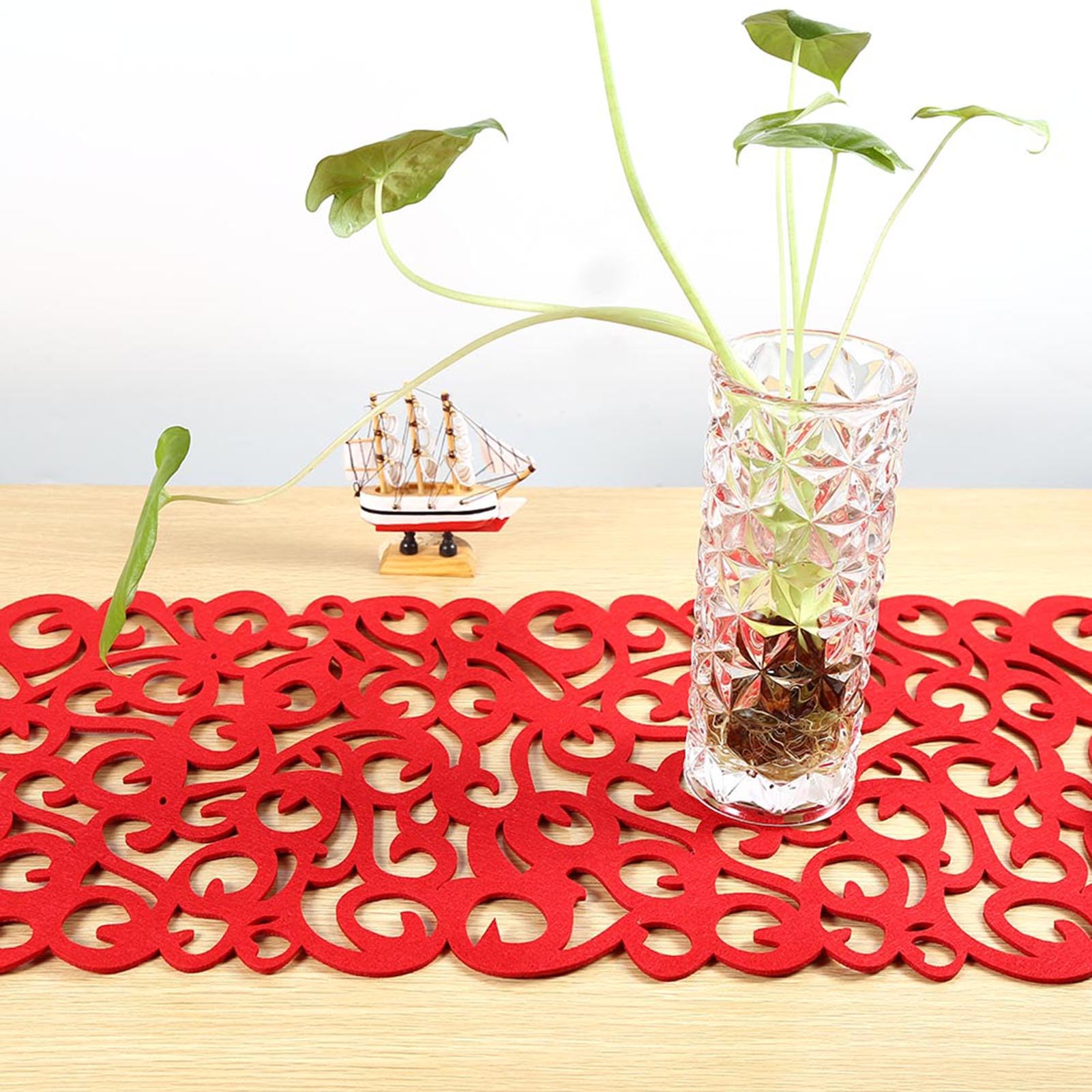 7 Colors Table Top Runner, Rectangle Shape Felt Tablecloth Runner Placemats Table Mats Household Decorations(Red)