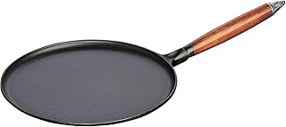 Staub 40509-525-0 Crepes Pfanne, mit Holzgriff, rund 28 cm, mit mattschwarzer Emaillierung im Inneren der Pfanne, inklusive 1 Verteiler und 1 Spatel, schwarz