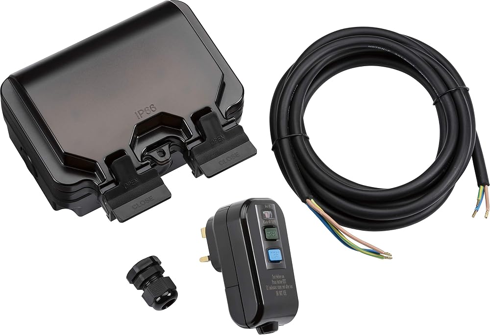 Knightsbridge Outdoor Weatherproof Socket Kit with RCD 230V IP66