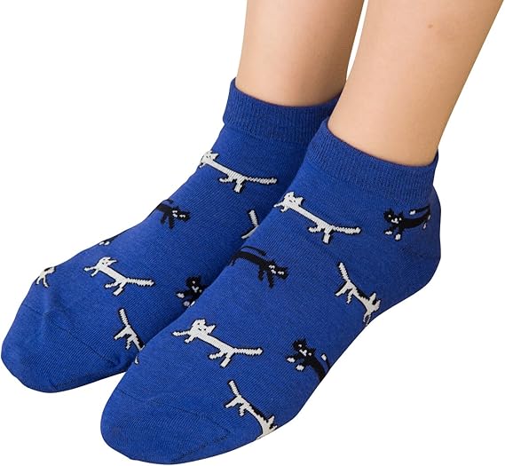 Amazon ネコ総柄 スニーカー丈ソックス ブルー 青 ひんやりサラサラ 靴下 レディース ストッキング 通販