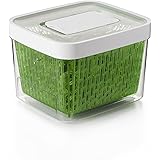 OXO GreenSaver Produce Keeper - Medium - Green