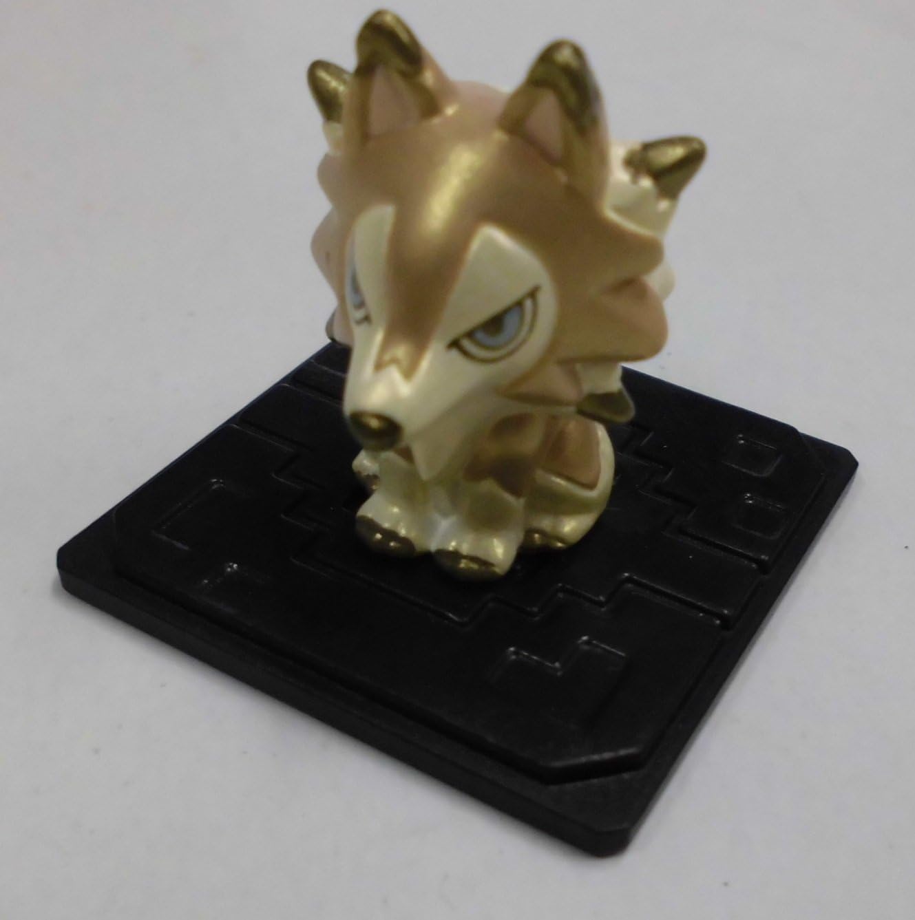 Amazon ポケットモンスター サン ムーン モンコレget Vol 5 昼と夜のけもの道 シークレット ルガルガン まひるのすがた パール塗装ver 単品 フィギュア ドール 通販