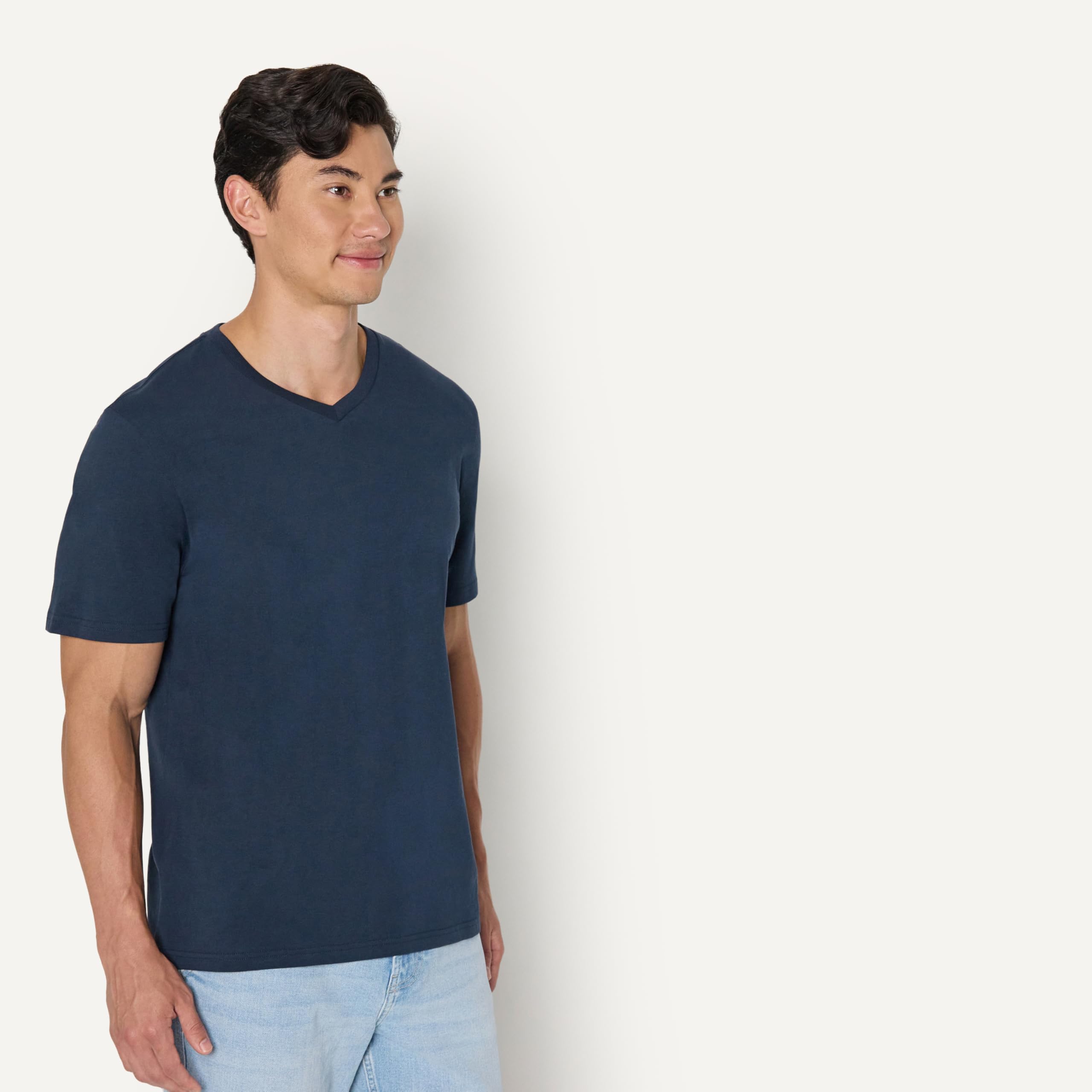 Amazon Essentials Herren Kurzärmeliger V-Ausschnitt in normaler Passform, 6er-Pack, Marineblau, L 2