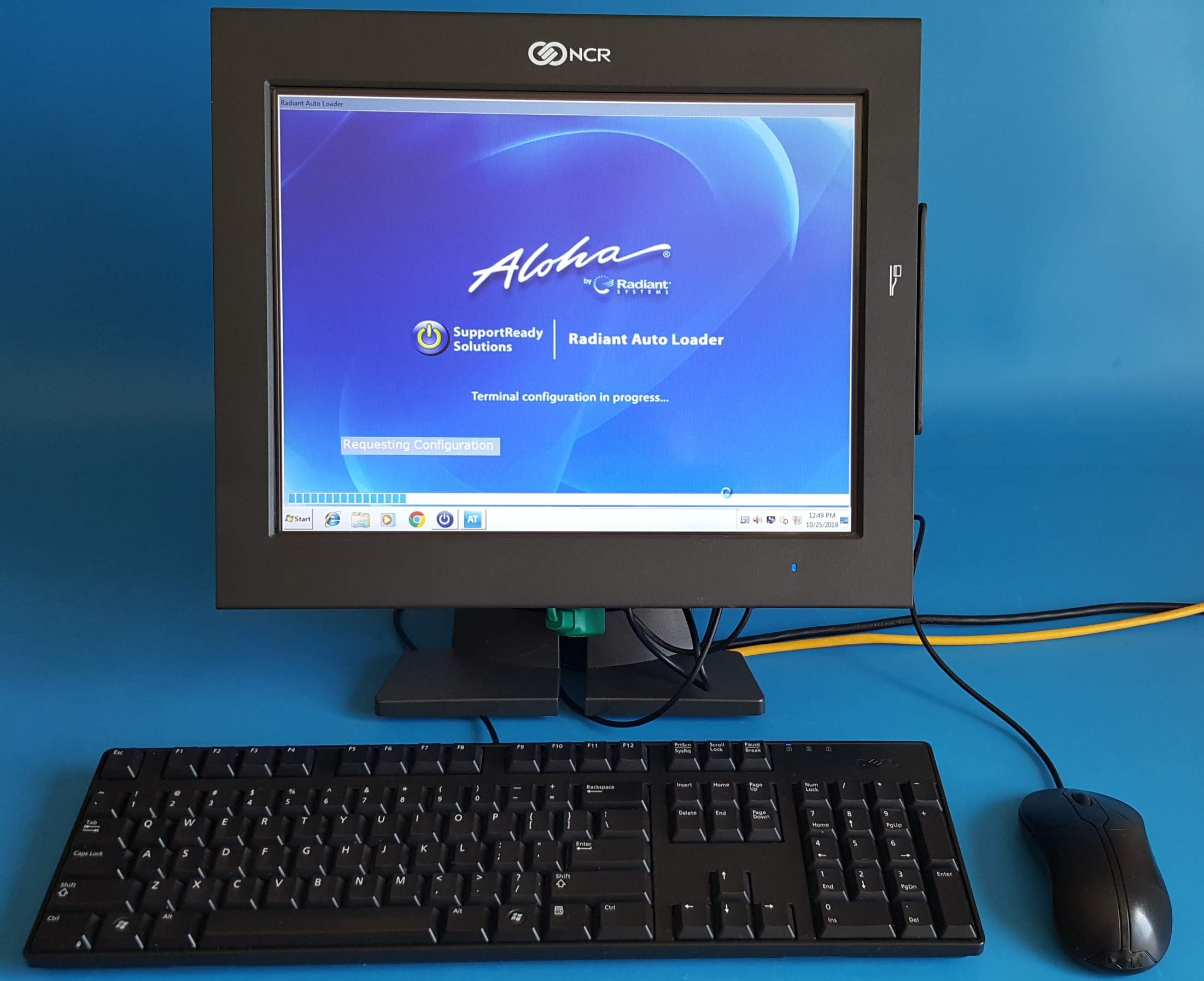 NCR Aloha P1530 7754-3031-8801 - Atom CPU D2560-2.00GHz. POS 15" Touchscreen Terminal with MSR/Credit Card Swipe Windows Embedded POS Ready 7 4GB RAM - SanDisk SSD U110 16GB with Keyboard & Mouse